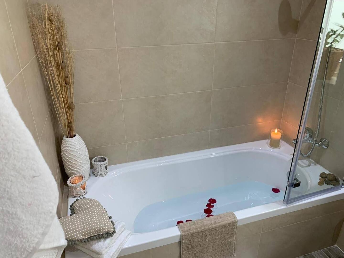 멜리에하 Ta'Lonza Luxury Near Goldenbay With Hot Tub App3 아파트 외부 사진