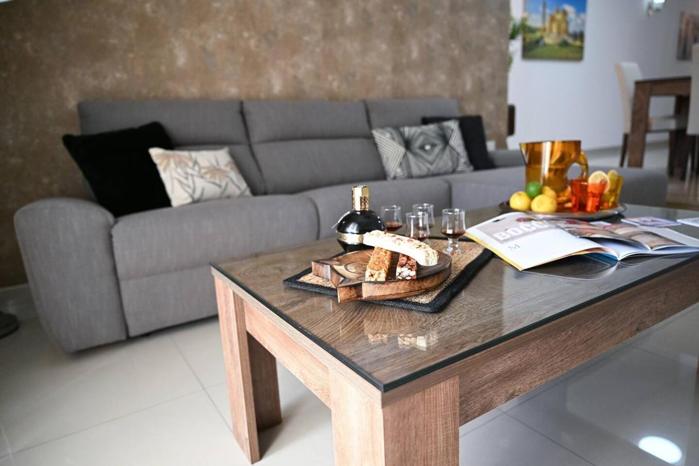 Fl 3 Ta'Lonza Luxury With Hot Tub By Homely 멜리에하 외부 사진